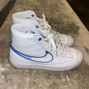 Nike W Blazer Mid- (white/blue)